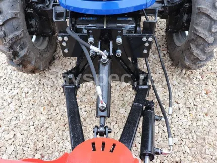 Отвал Снеговик на DF 404 G2 ОК2000